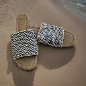 Time and Tru Women's Blue and Cream Patterned Sandals Size 11